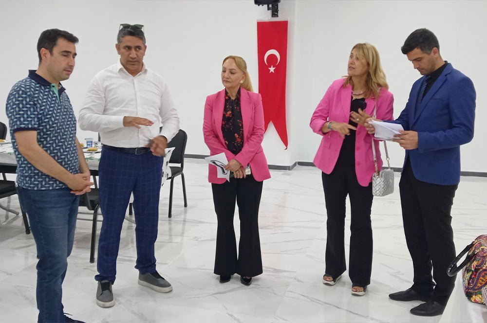 Şampiyonlardan İGTOT Başkanı Mustafa Karlı’ya Ziyaret