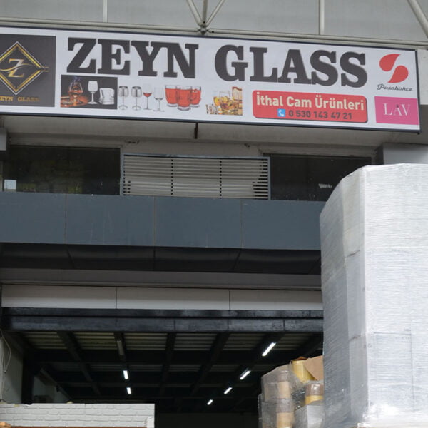 Zeyn Glass