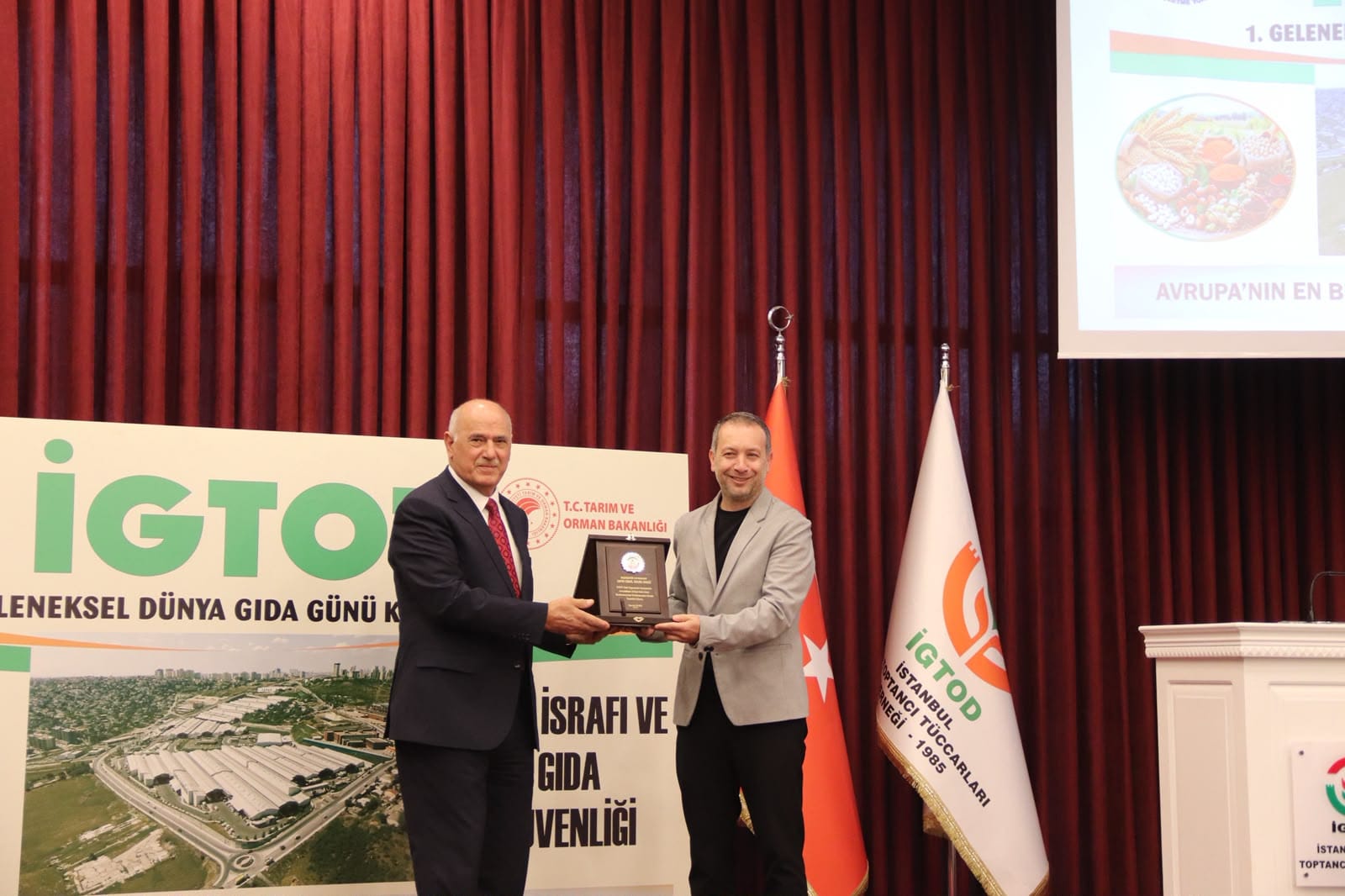 İstanbul Gıda Toptancılar Çarşısı (İGTOT), 16 Ekim Dünya Gıda Günü kapsamında önemli bir konferansa ev sahipliği yaptı.